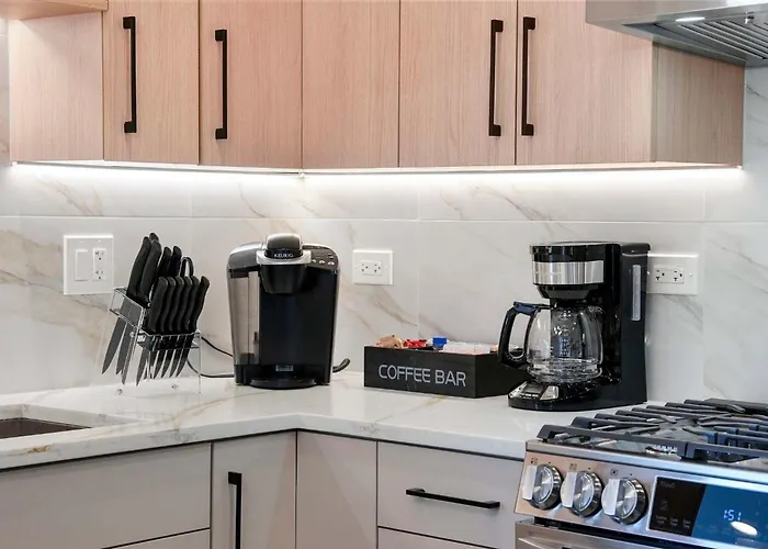 Апартаменты Welcoming Month Long 2bd 2ba With Parking *