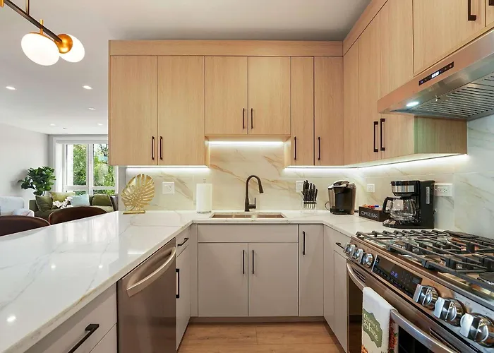 Welcoming Month Long 2bd 2ba With Parking Апартаменты *