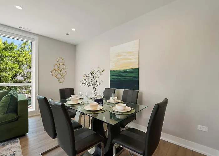 Апартаменты Welcoming Month Long 2bd 2ba With Parking *
