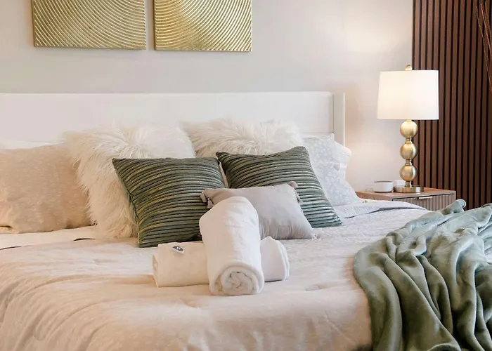 Welcoming Month Long 2bd 2ba With Parking Апартаменты